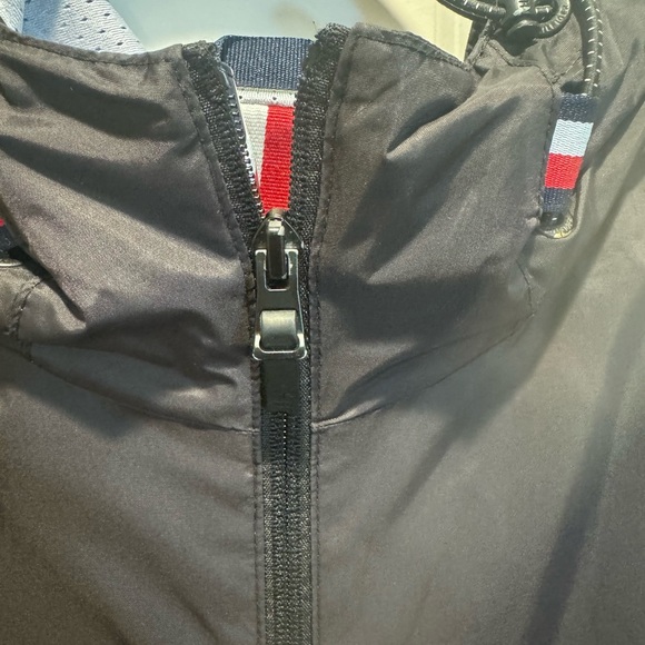 Tommy Hilfiger Black Windbreaker Jacket Modern Minimalist Design - Picture 3 of 5
